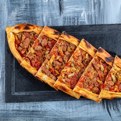 Kuşbaşılı Pide